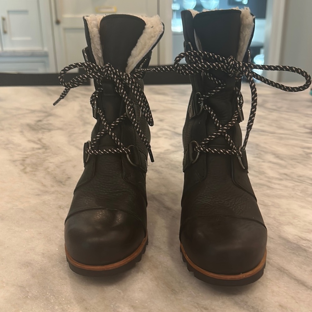 Sorel Black Sherling boots
